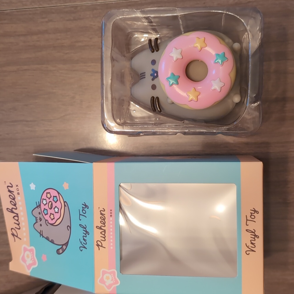 Pusheen Vinyl 10th anniversary donut Limited Edition NIB